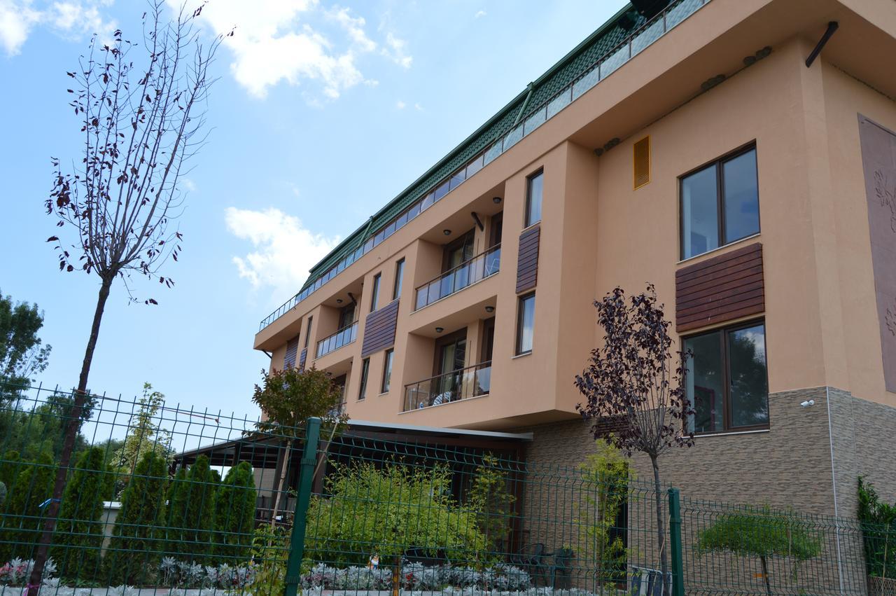 Camp And Pool Hotel Kranevo Buitenkant foto