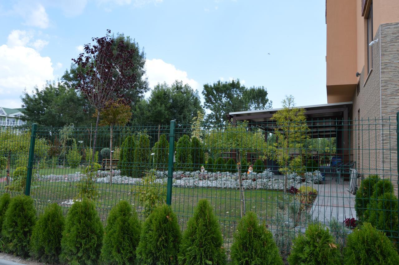 Camp And Pool Hotel Kranevo Buitenkant foto