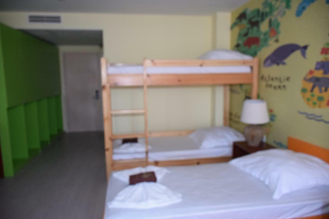 Camp And Pool Hotel Kranevo Buitenkant foto